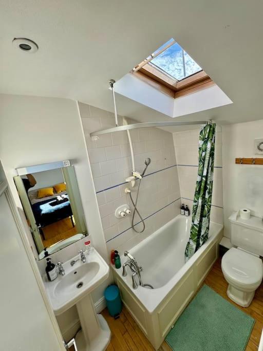 Victoria - 1 Bedroom Appartment 4 People ロンドン エクステリア 写真